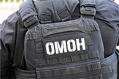  Сотрудники ОМОН «Авангард» Главного управления Росгвардии по городу Москве оказали силовую поддержку МВД России при проведении мероприятия по контролю за соблюдением миграционного законодательства в Зеленоградском административном округе. 